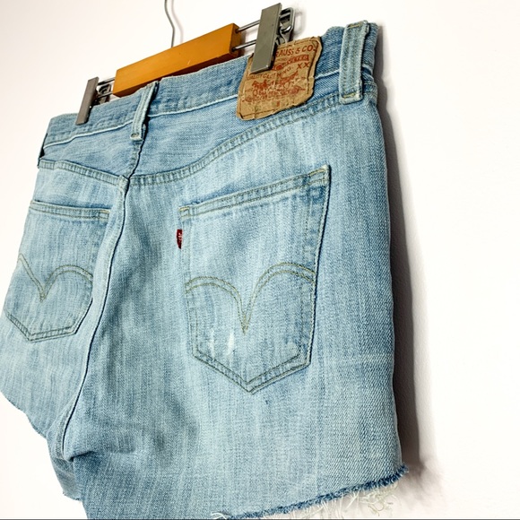 Levi’s 501 Button Fly Distressed boyfriend shorts - Picture 6 of 9